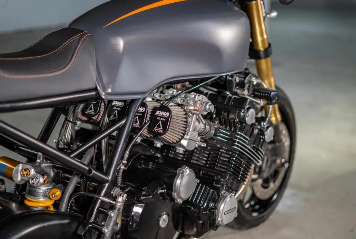 Purpose Built Moto Honda CBX 1000. Cafè Racer a sei cilindri (4)