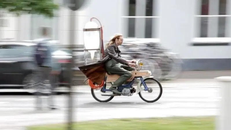 La moto a metano esiste, ma non si guarda [VIDEO VIRALE]