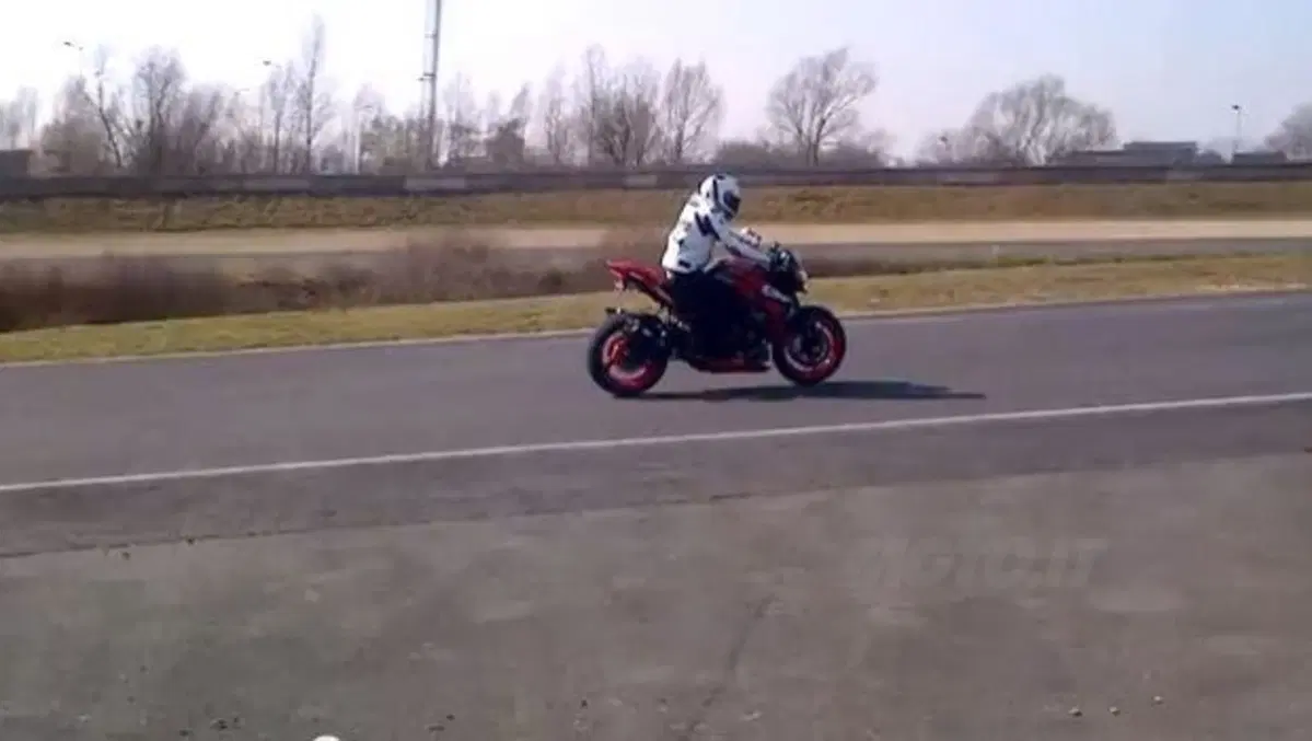 Suzuki: una nuova GSR1000 in arrivo? (4)