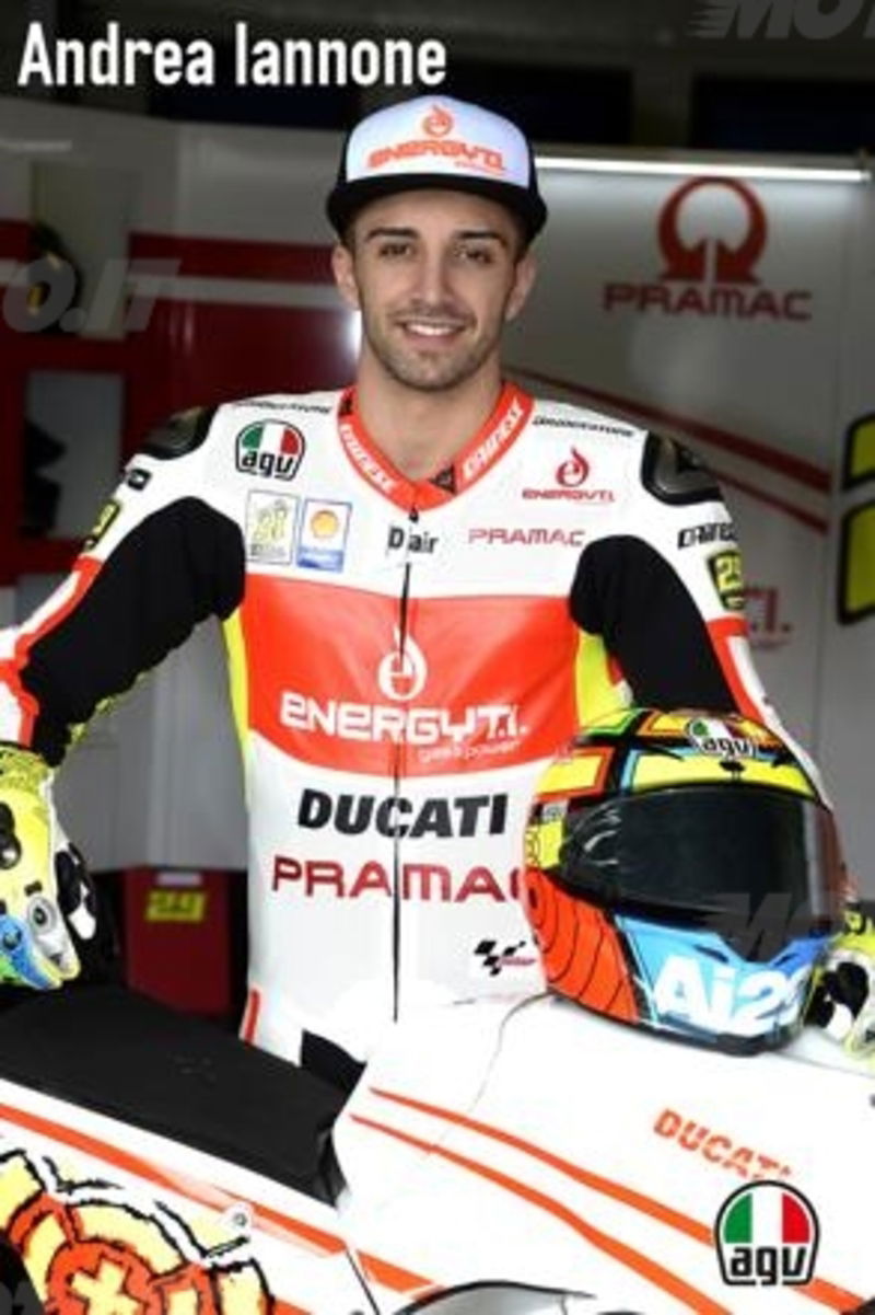 Andrea Iannone incontra i fan  al Mese della Moto di Soratte Outlet Shopping