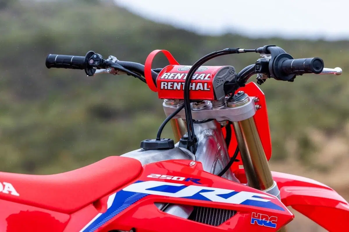 Honda CRF250R: ecco la 2022. Foto e dati