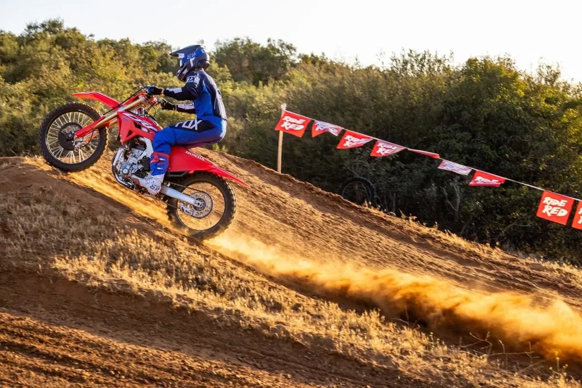 Honda CRF250R: ecco la 2022. Foto e dati (6)