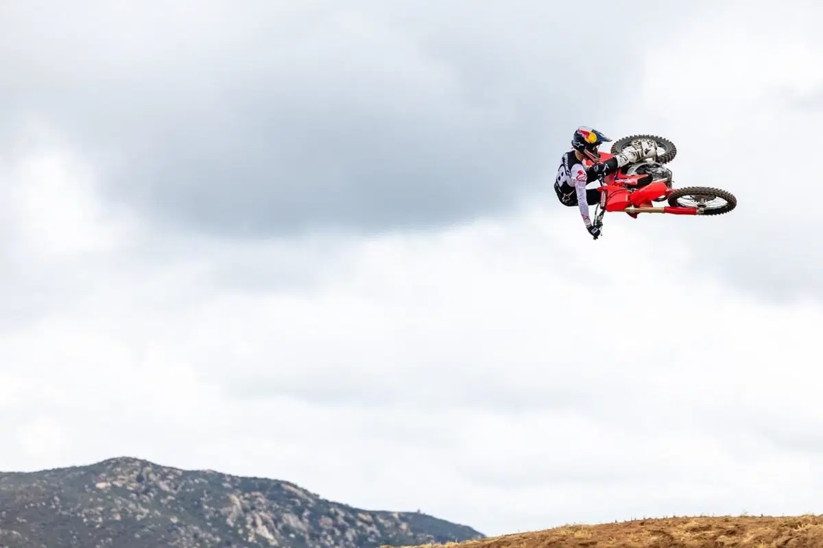 Honda CRF250R: ecco la 2022. Foto e dati (10)