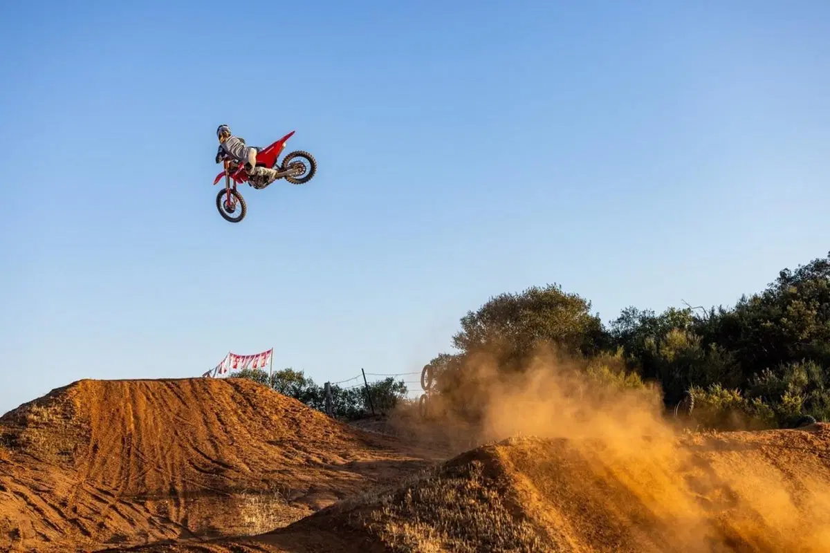 Honda CRF250R: ecco la 2022. Foto e dati (11)