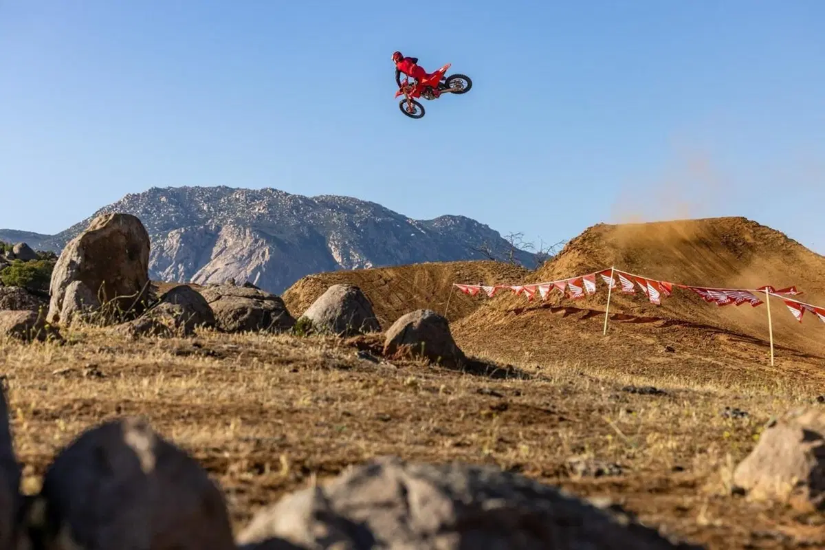 Honda CRF250R: ecco la 2022. Foto e dati (6)