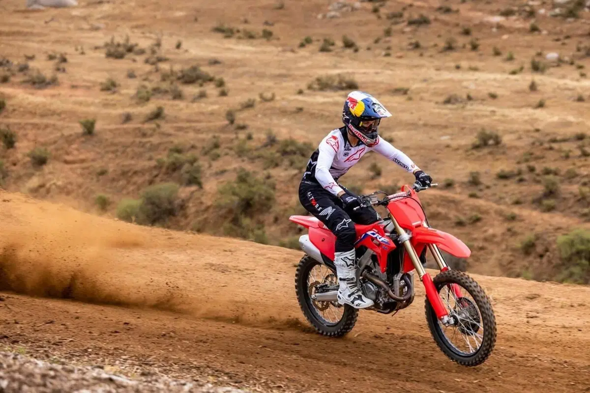 Honda CRF250R: ecco la 2022. Foto e dati (2)
