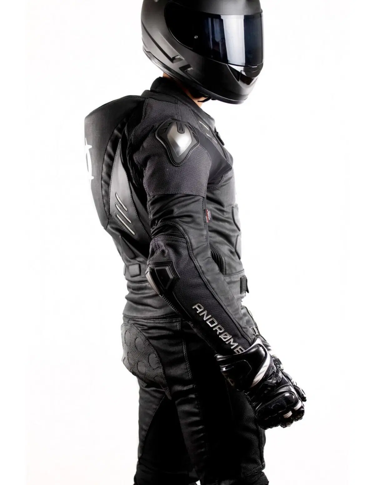 Andromeda Moto presenta la tuta da pista vegana (3)