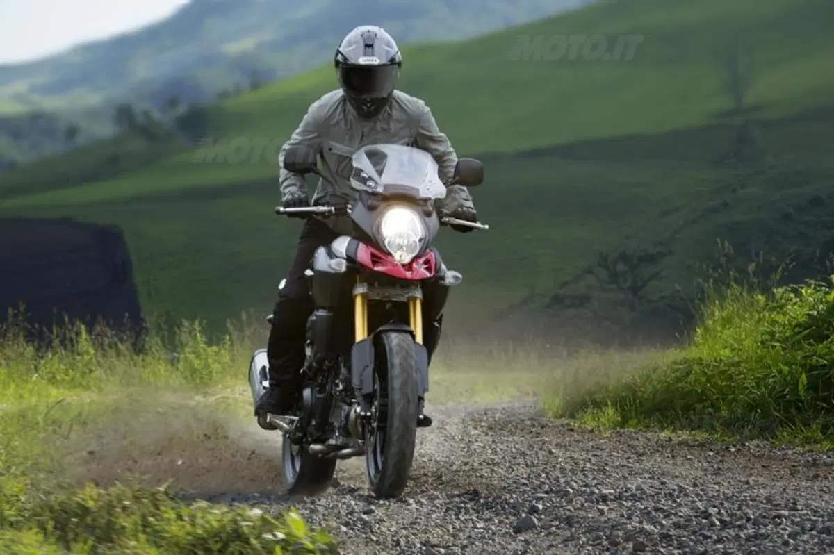 Suzuki V-Strom 1000 ABS 2014: le prime immagini su strada (3)