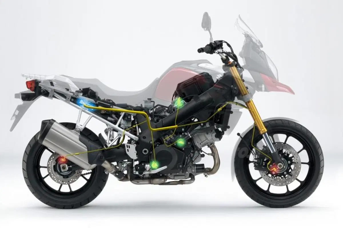 Suzuki V-Strom 1000 ABS 2014: le prime immagini su strada (14)