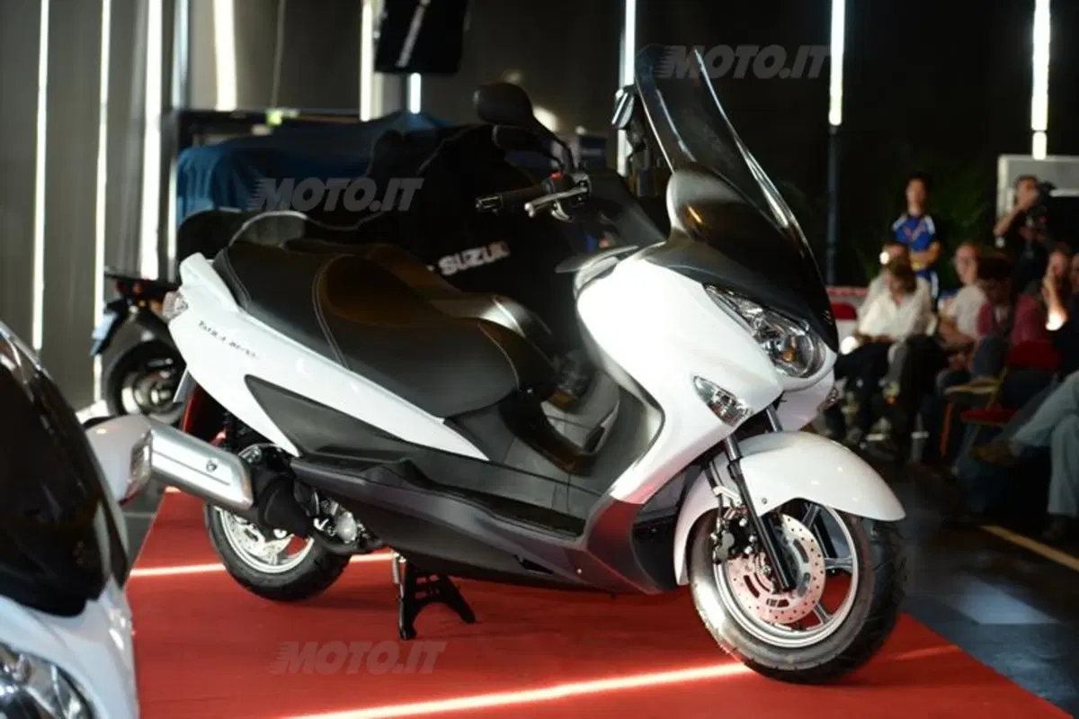 Suzuki Burgman 125 e 200 ABS 2014