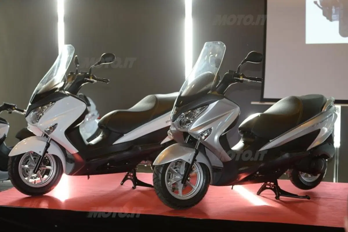 Suzuki Burgman 125 e 200 ABS 2014 (6)