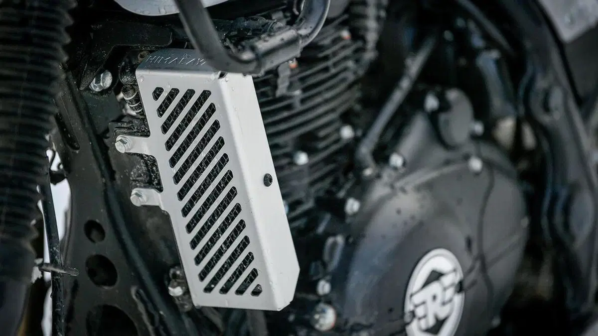 Royal Enfield Himalayan 2021. Ecco come cambia (13)