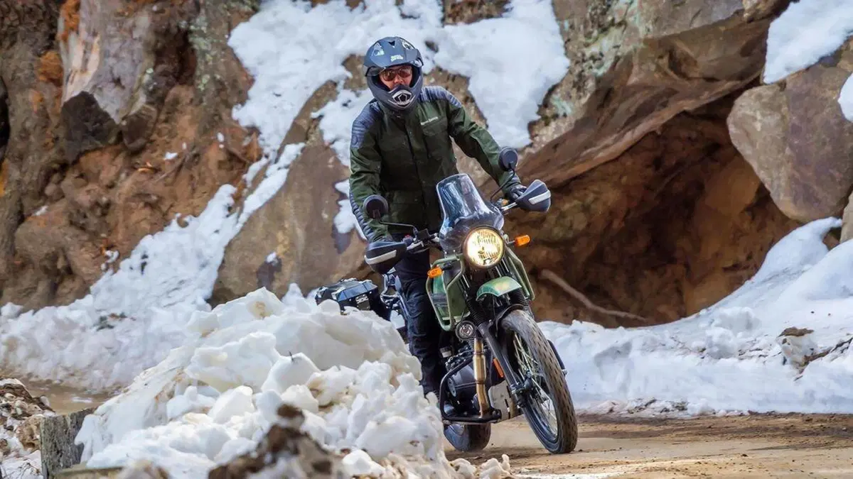 Royal Enfield Himalayan 2021. Ecco come cambia (24)