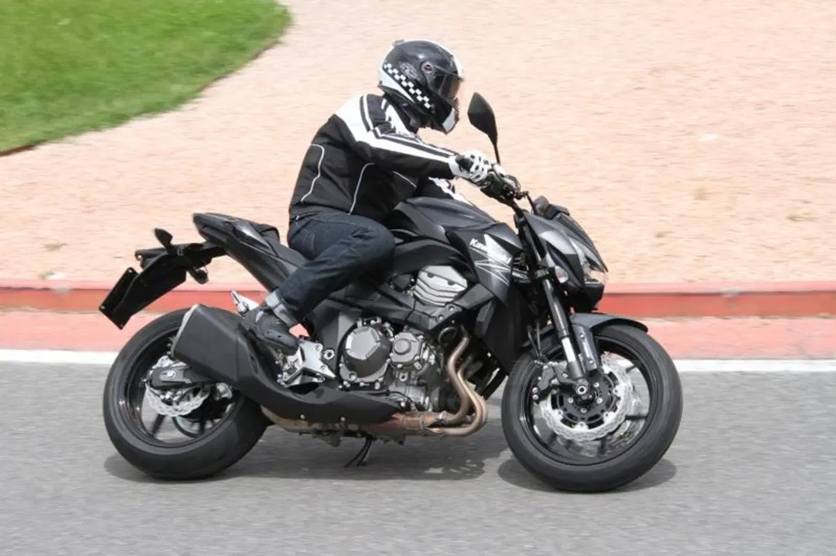Kawasaki Z800e ABS