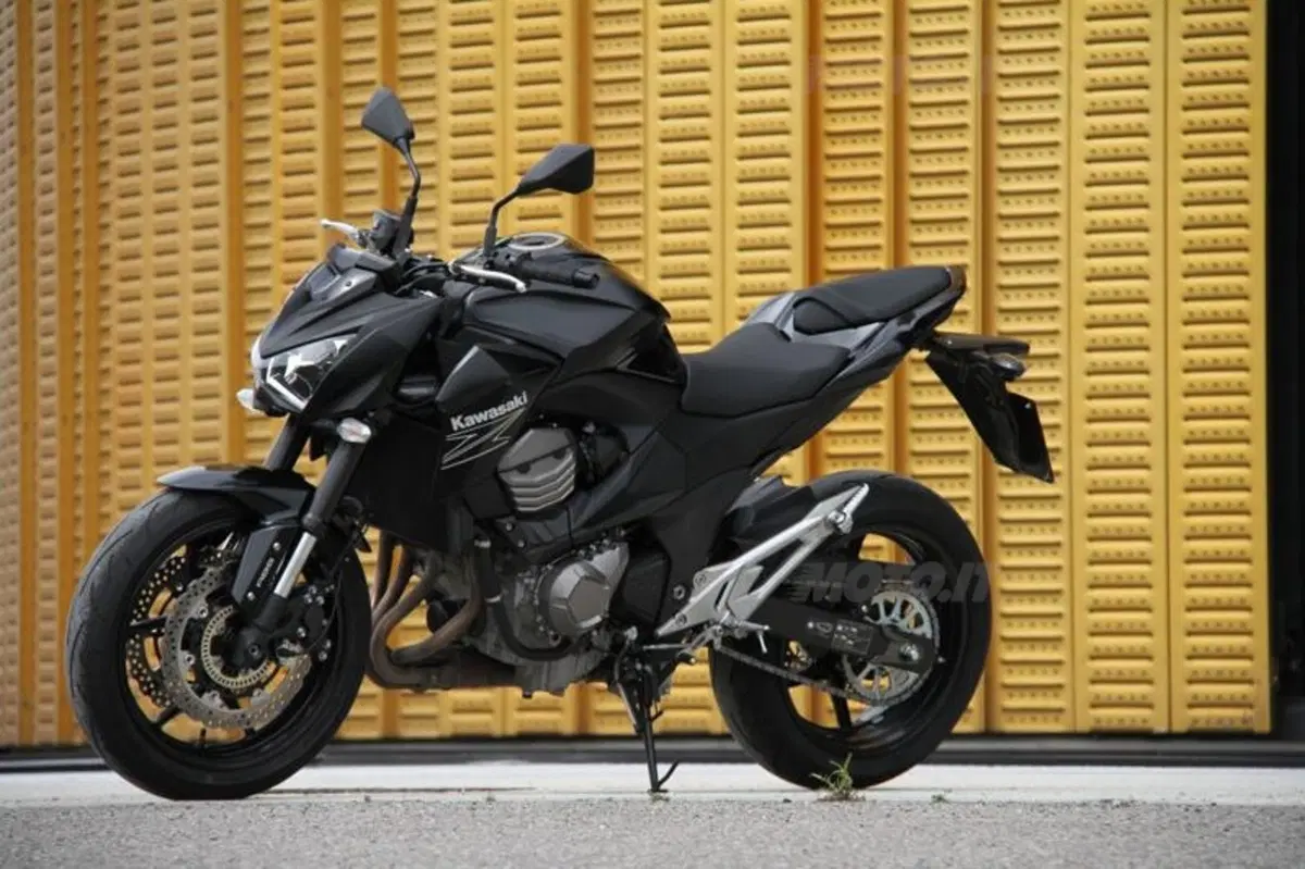 Kawasaki Z800e ABS (15)