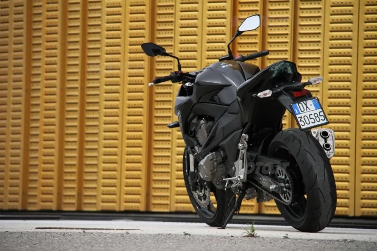Kawasaki Z800e ABS (17)