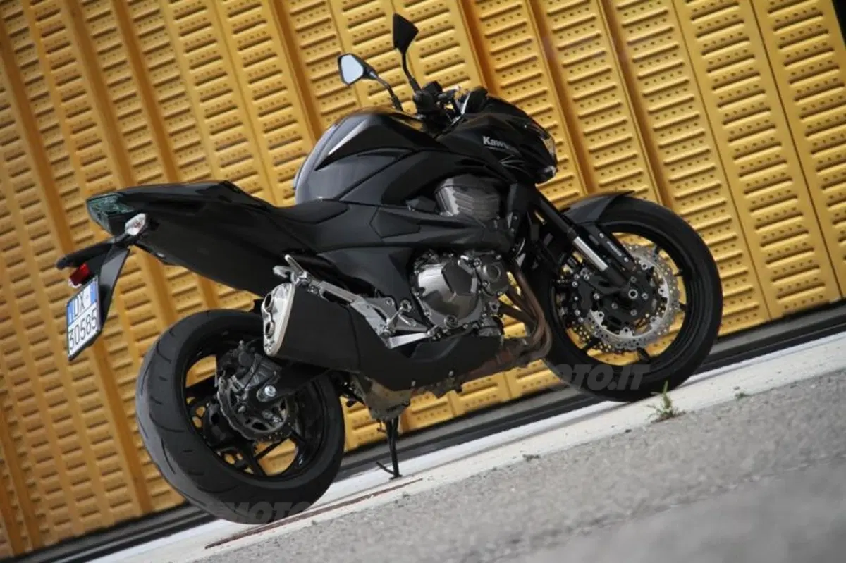 Kawasaki Z800e ABS (18)