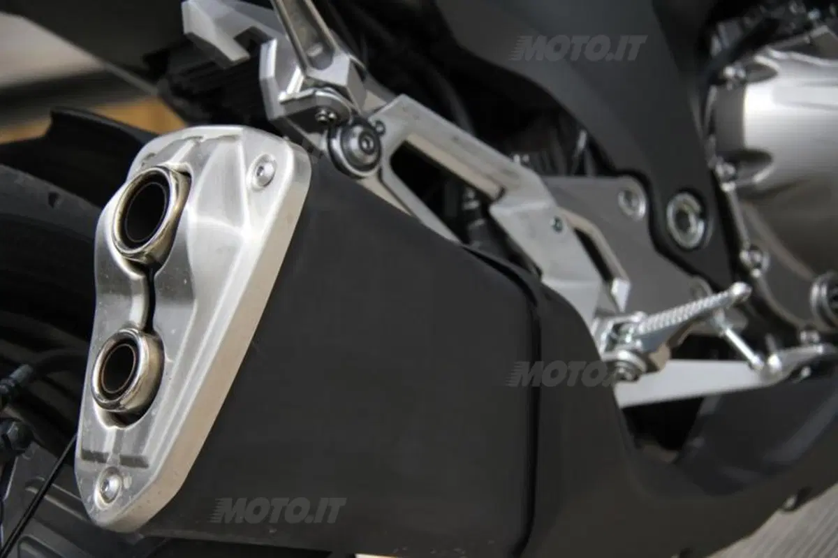 Kawasaki Z800e ABS (20)