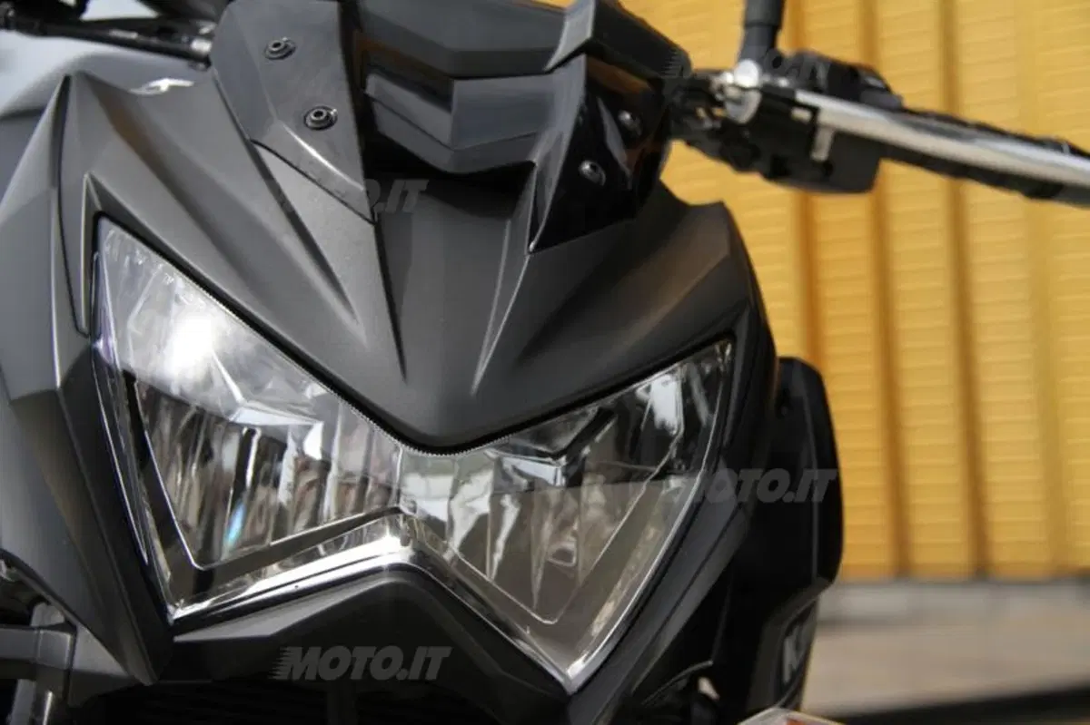Kawasaki Z800e ABS (32)