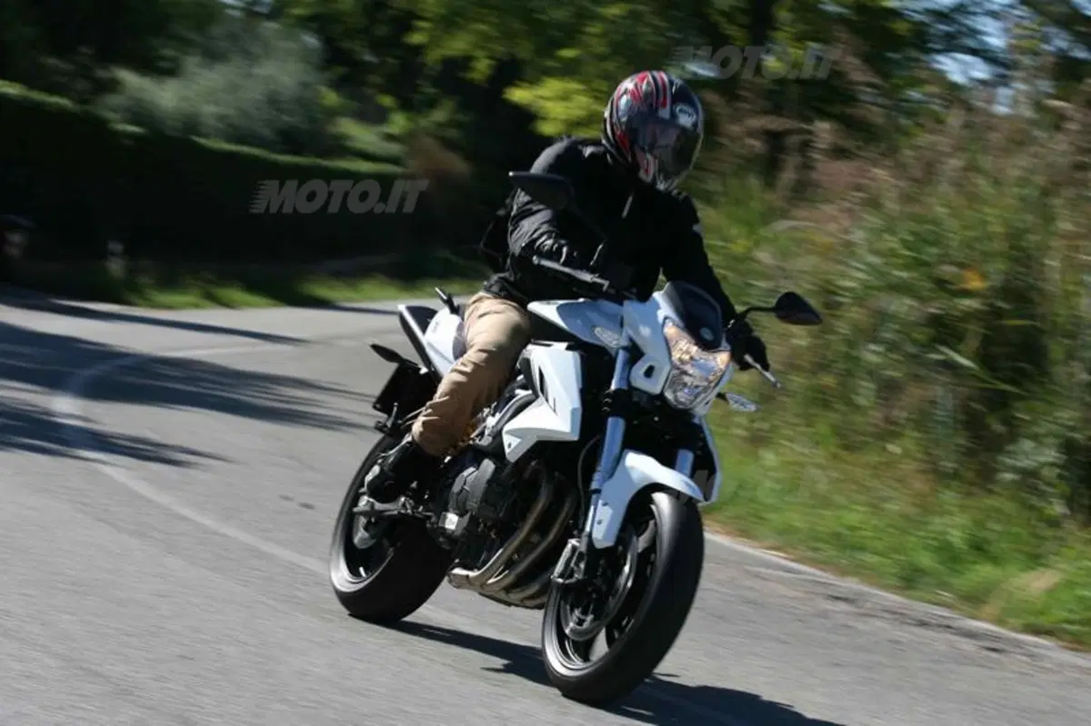 Benelli BN 600R  