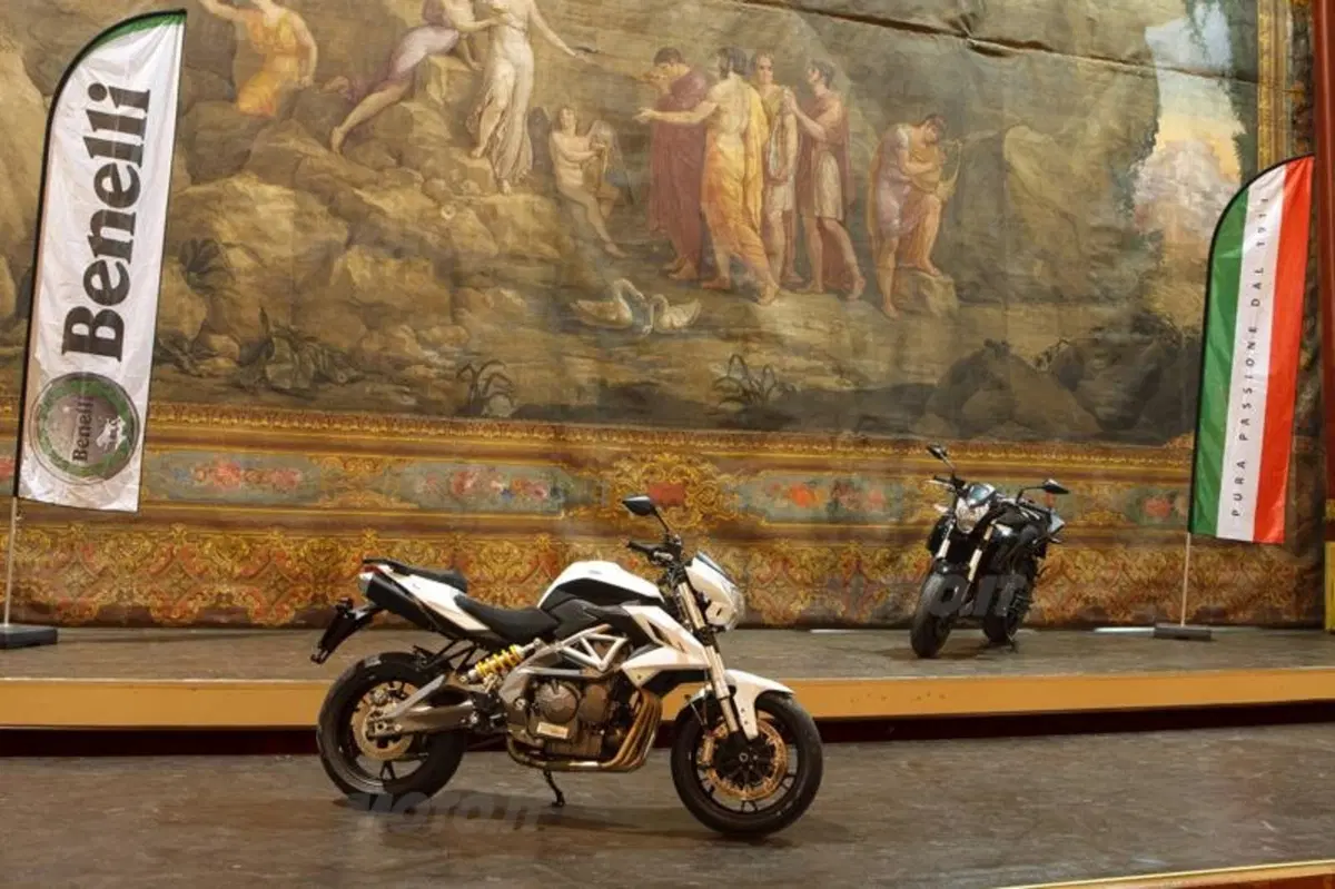 Benelli BN 600R   (8)