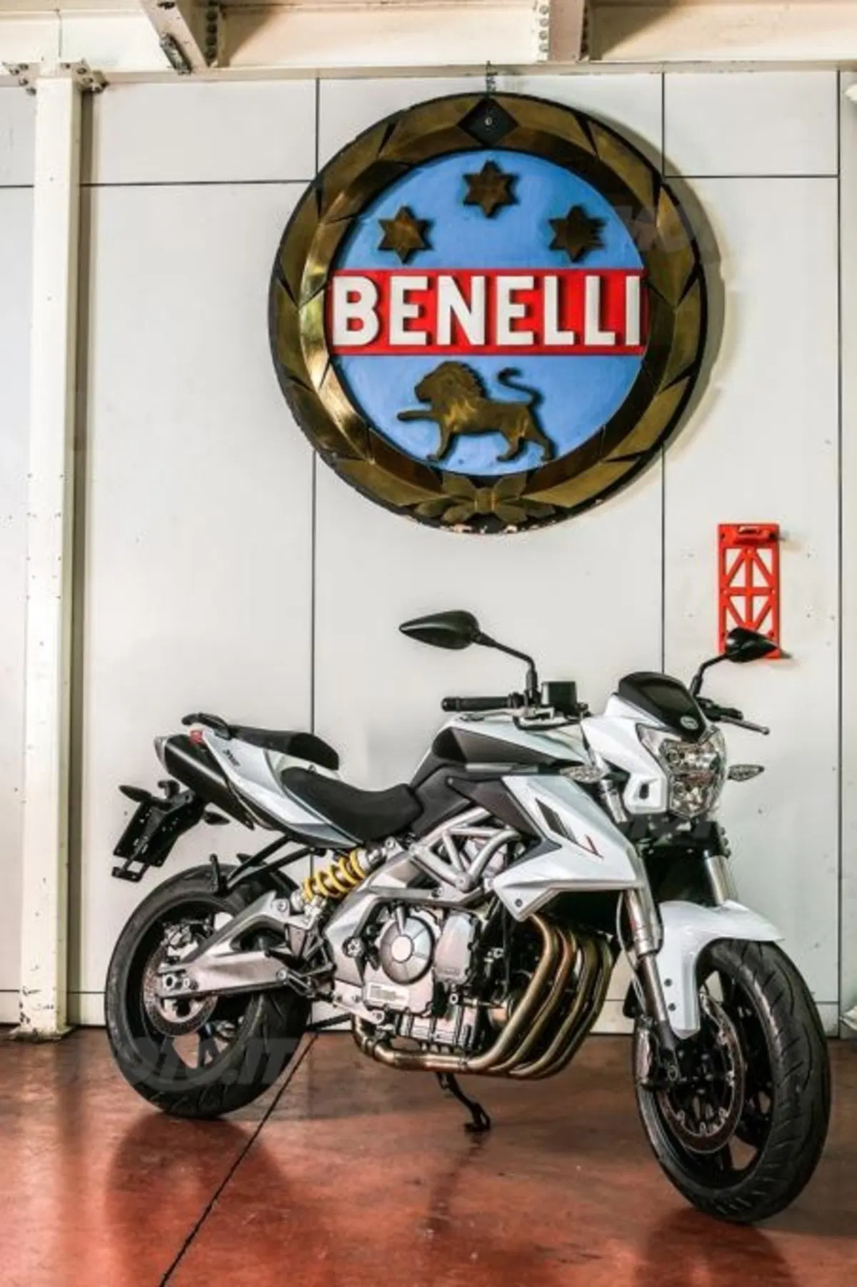 Benelli BN 600R   (9)