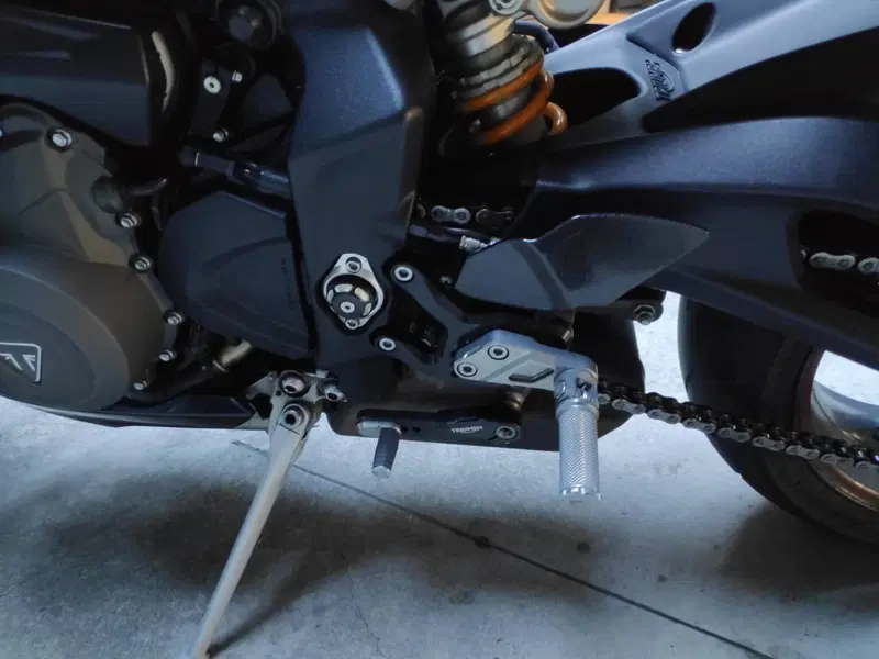 Triumph Street Triple RS (2017 - 19) (8)