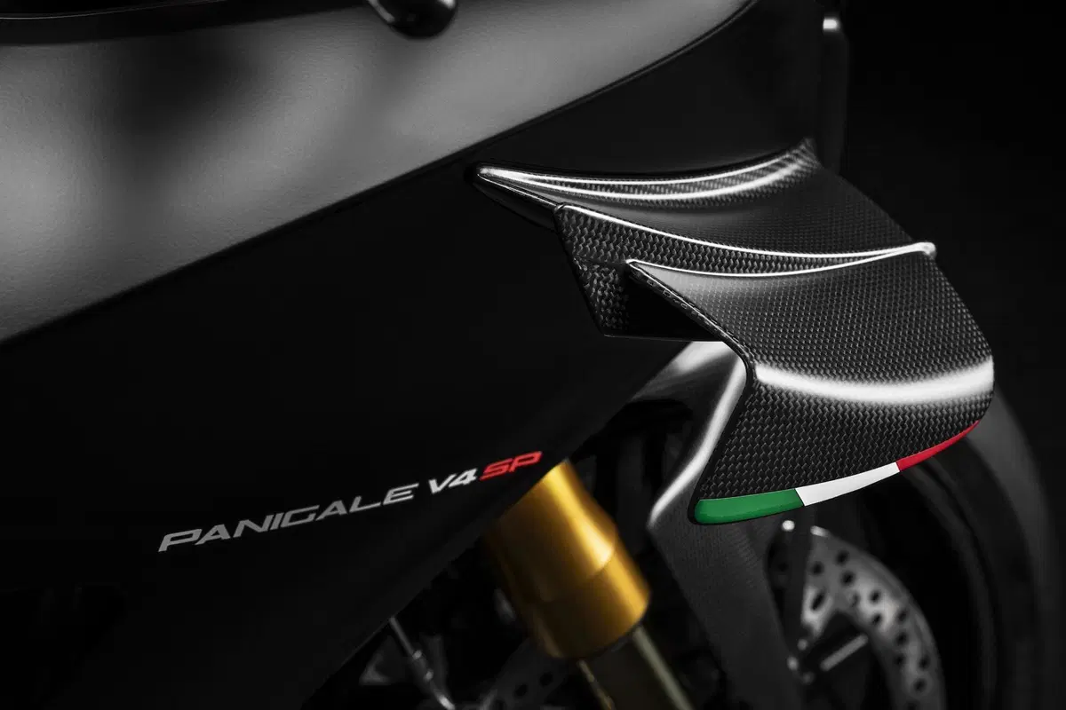 Ducati Panigale V4SP TEST: Il meglio dei tre mondi (4)