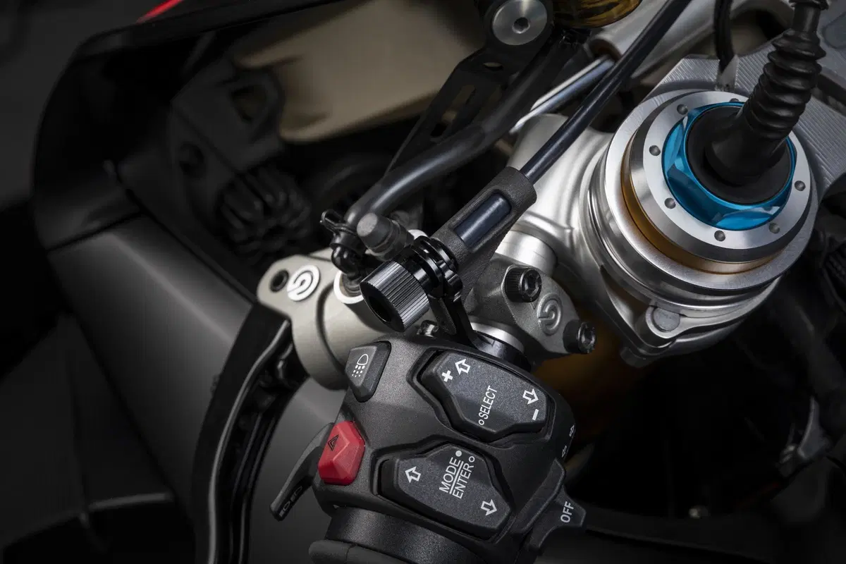 Ducati Panigale V4SP TEST: Il meglio dei tre mondi (12)