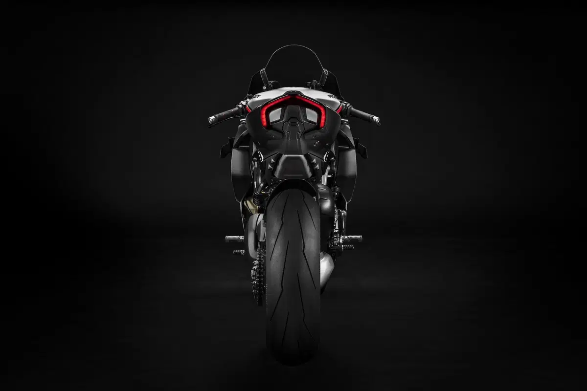 Ducati Panigale V4SP TEST: Il meglio dei tre mondi (5)