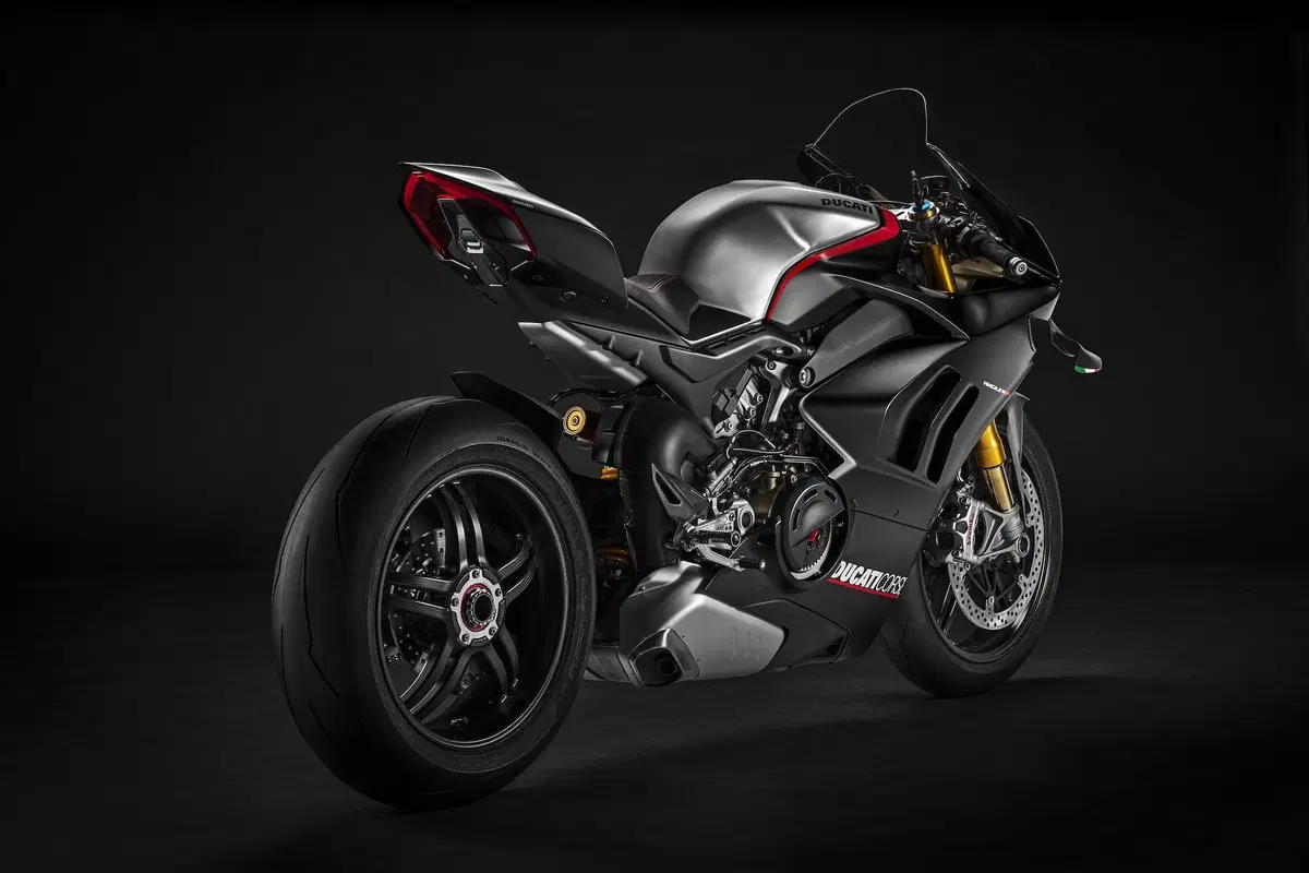 Ducati Panigale V4SP TEST: Il meglio dei tre mondi (13)