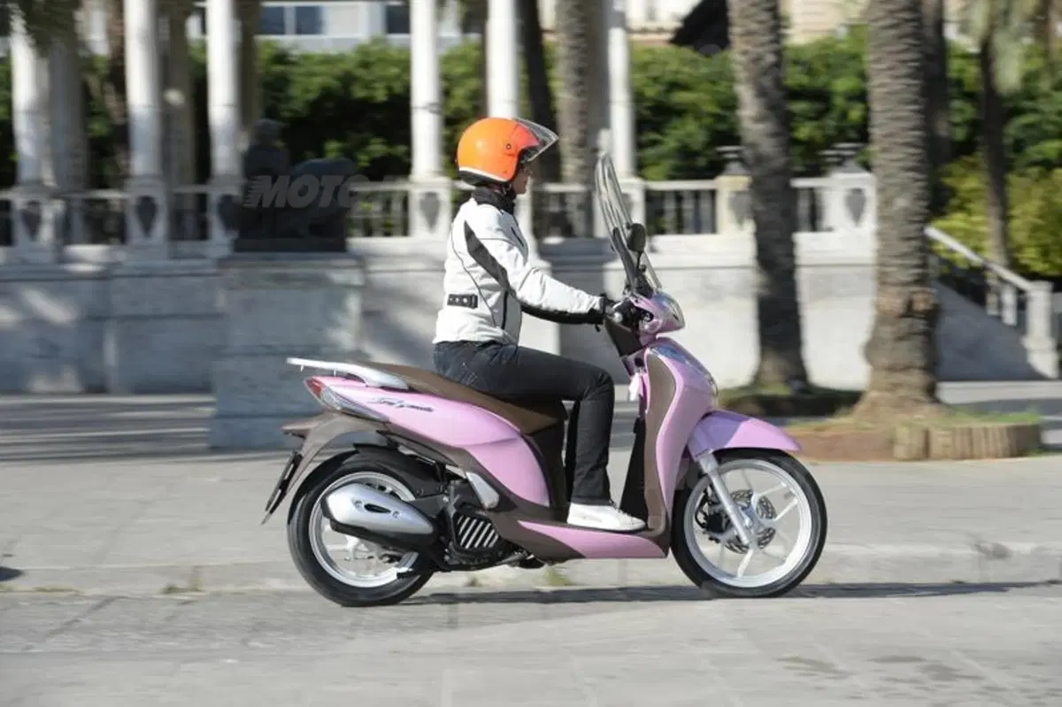 Honda SH Mode 125 (2)