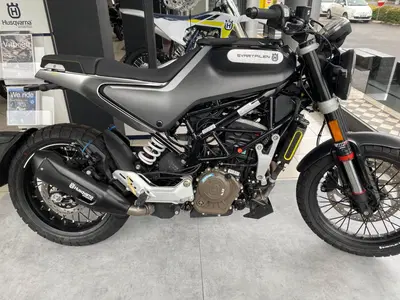 Husqvarna Svartpilen 125 (2021 - 23) nuova