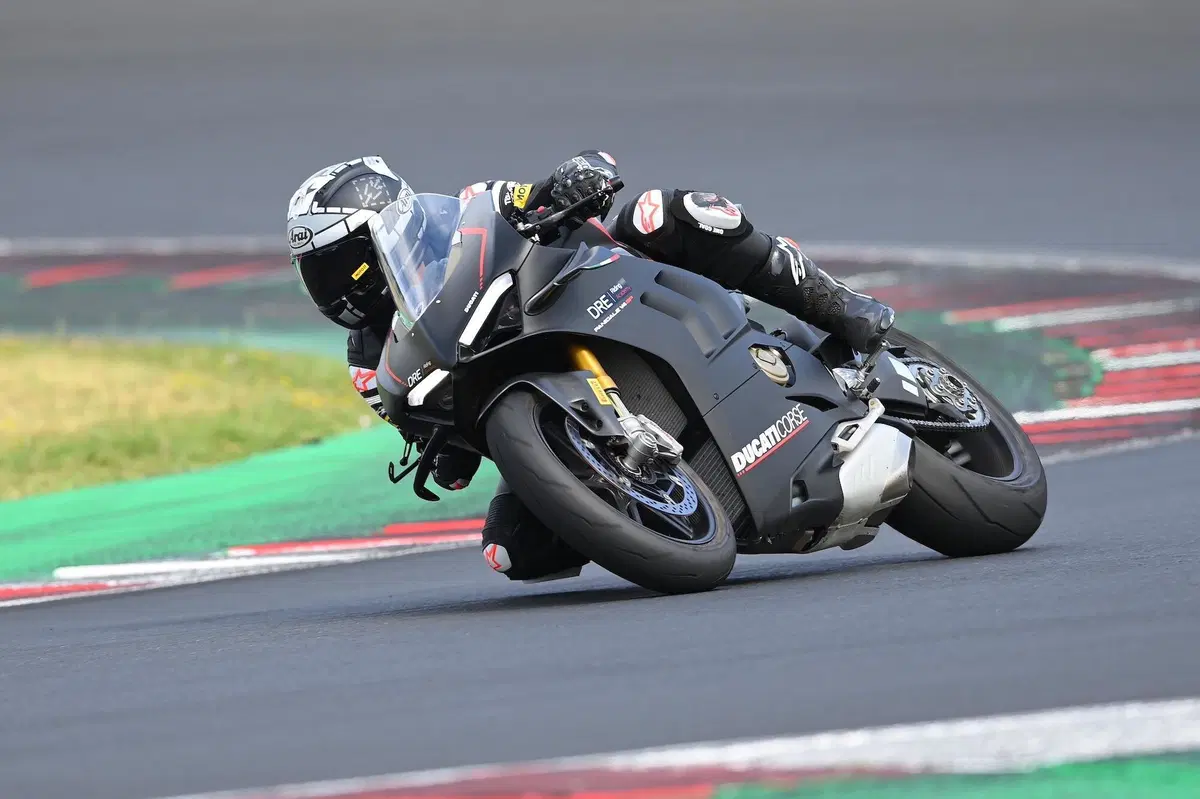 Ducati Panigale V4SP TEST: Il meglio dei tre mondi