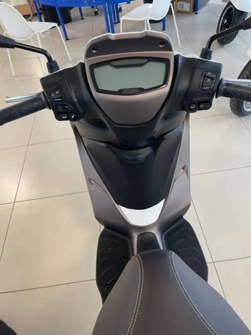 Piaggio Medley 150 ABS (2021 - 25) (5)