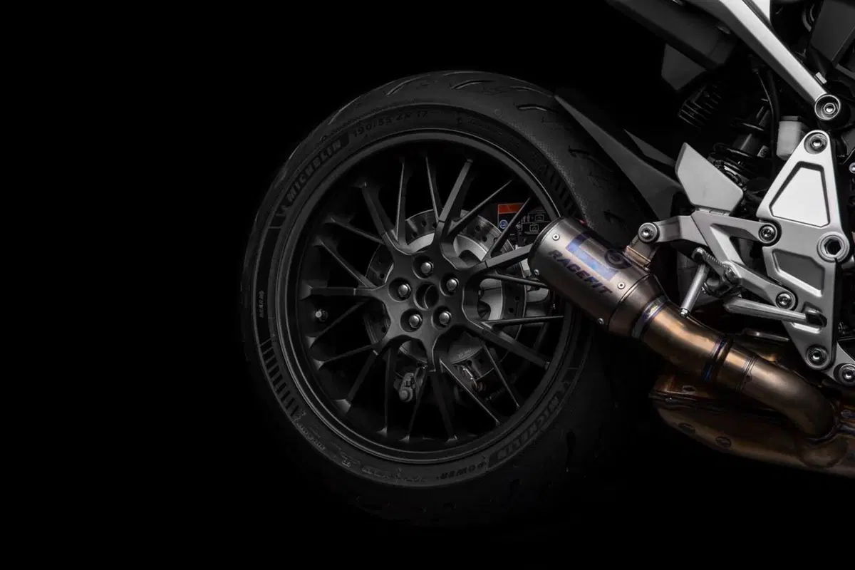 Honda CB1000 “5Four”. Svelata la serie speciale inglese (13)