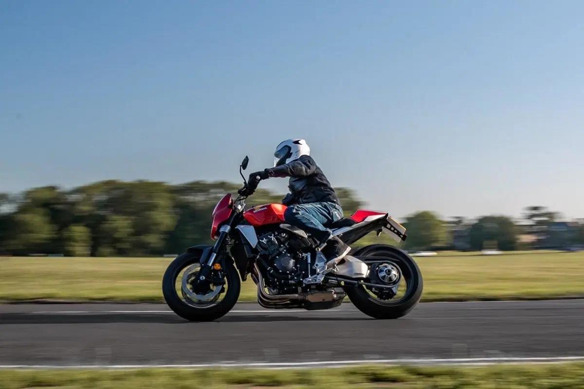 Honda CB1000 “5Four”. Svelata la serie speciale inglese (16)