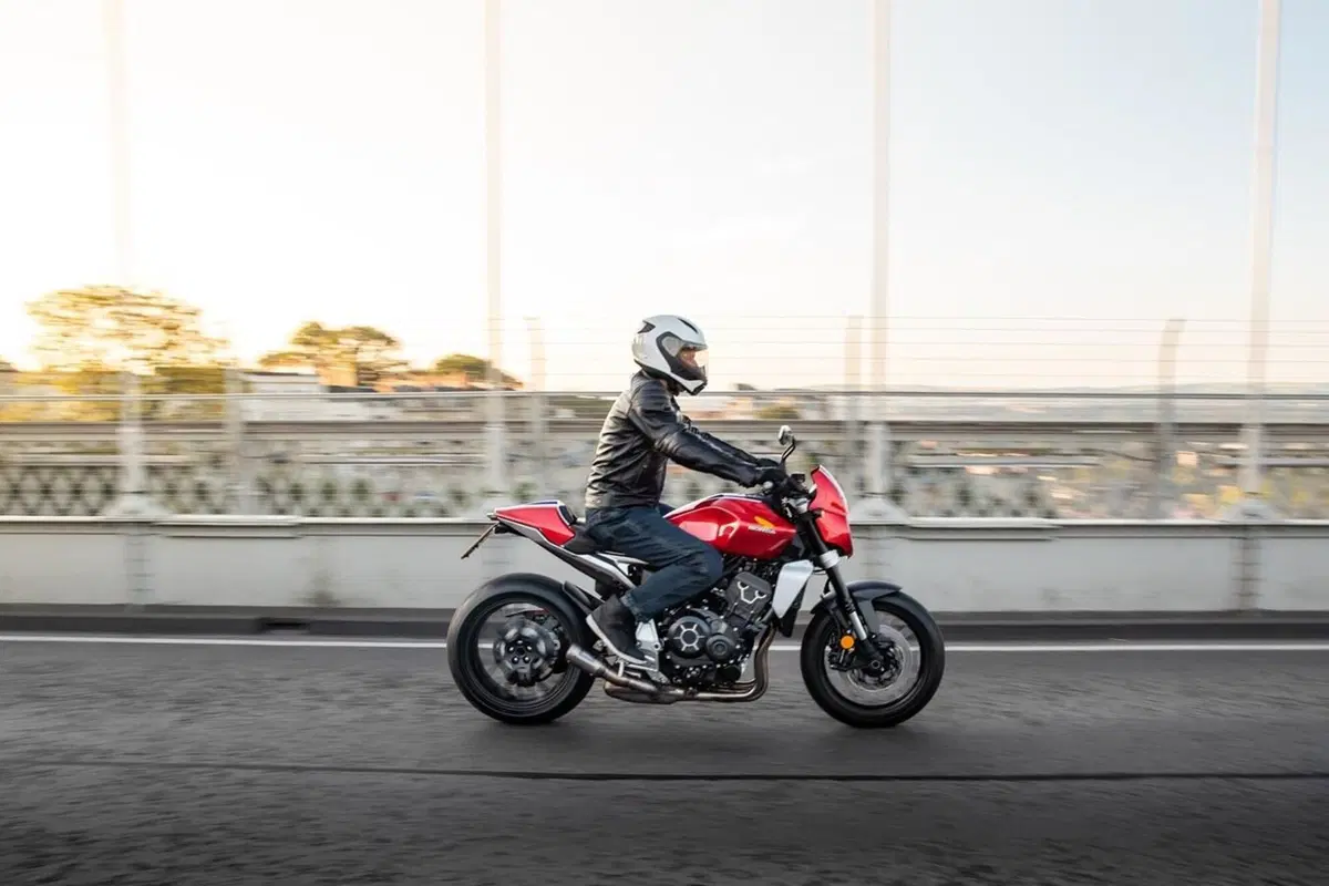 Honda CB1000 “5Four”. Svelata la serie speciale inglese (23)