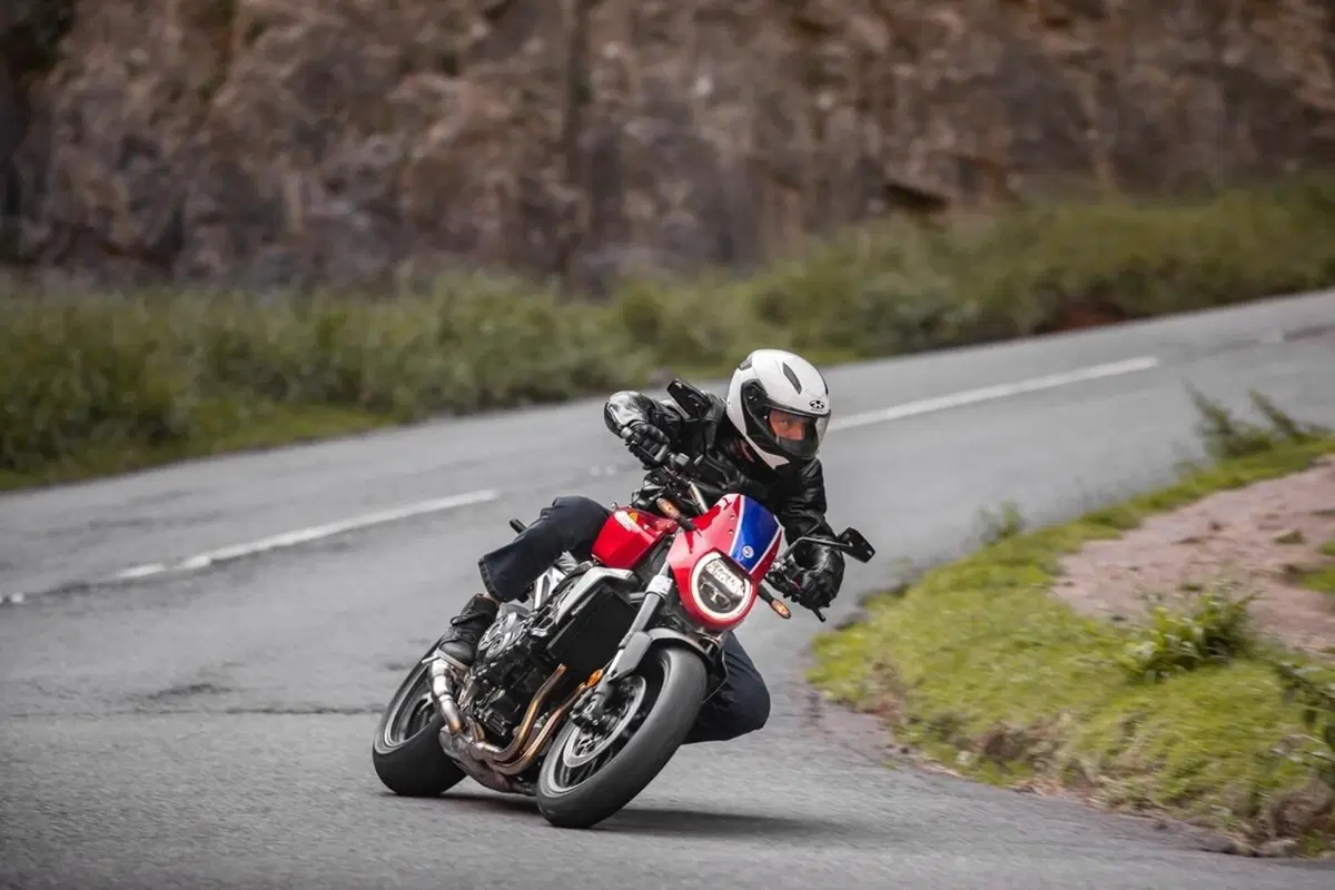 Honda CB1000 “5Four”. Svelata la serie speciale inglese (17)