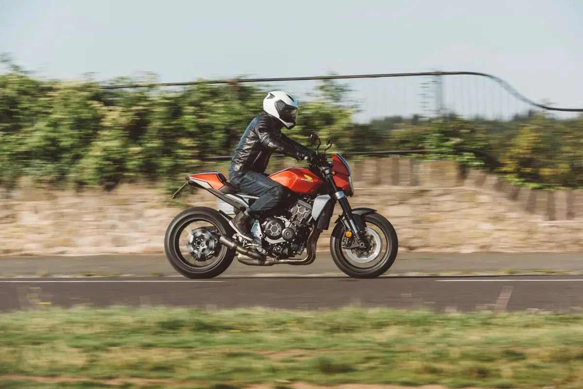 Honda CB1000 “5Four”. Svelata la serie speciale inglese (25)