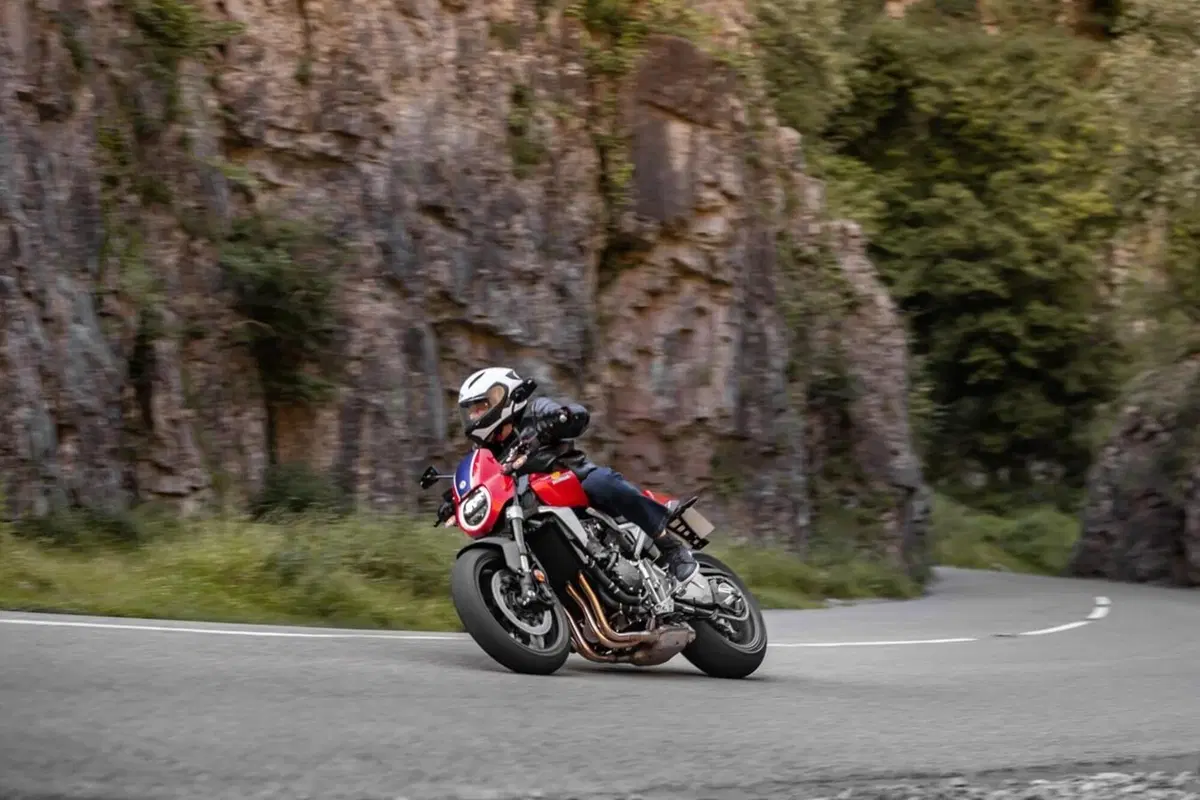 Honda CB1000 “5Four”. Svelata la serie speciale inglese (26)