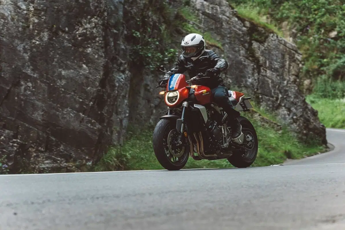 Honda CB1000 “5Four”. Svelata la serie speciale inglese (27)