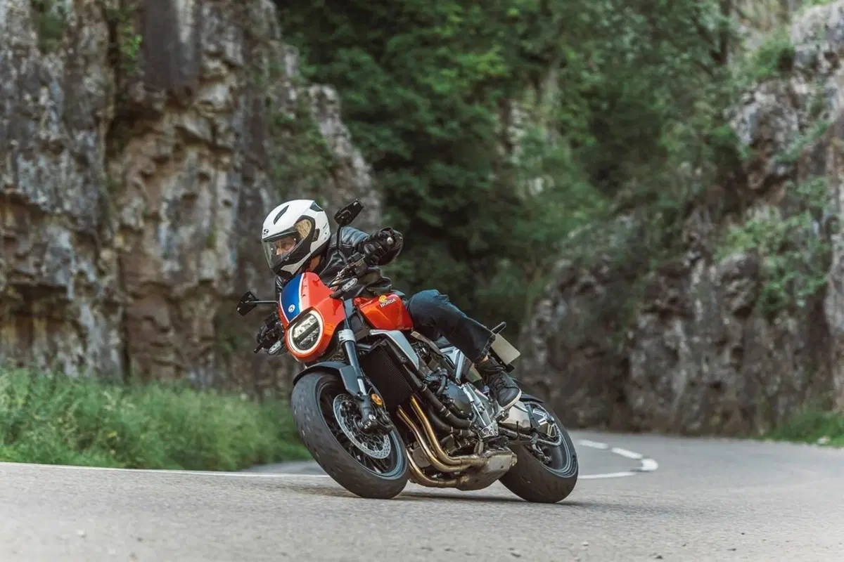 Honda CB1000 “5Four”. Svelata la serie speciale inglese (30)
