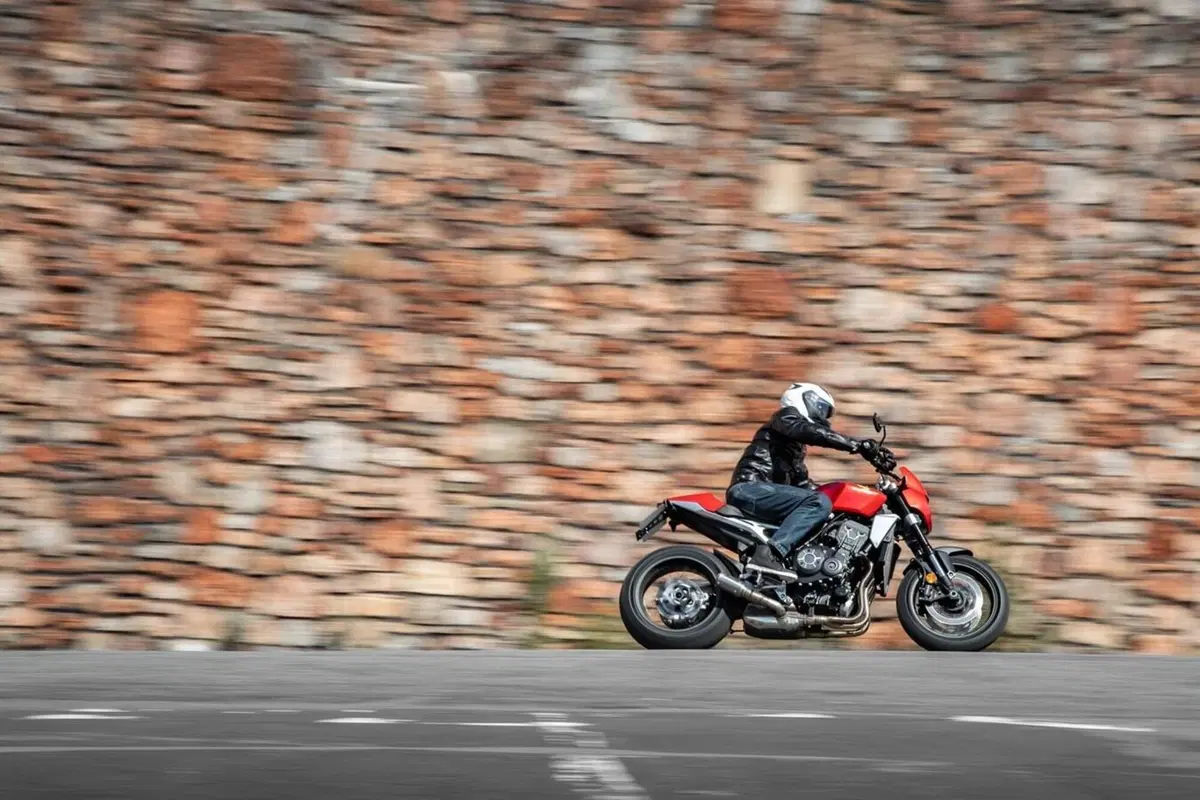 Honda CB1000 “5Four”. Svelata la serie speciale inglese (31)