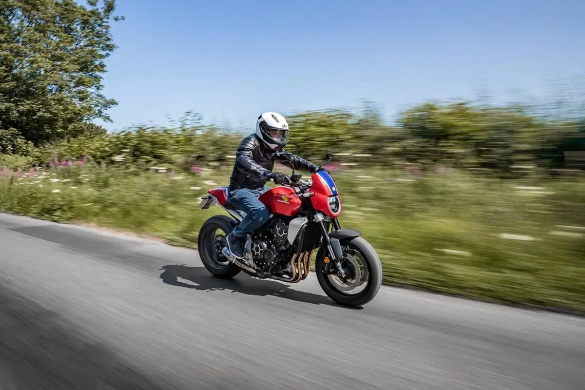 Honda CB1000 “5Four”. Svelata la serie speciale inglese (33)