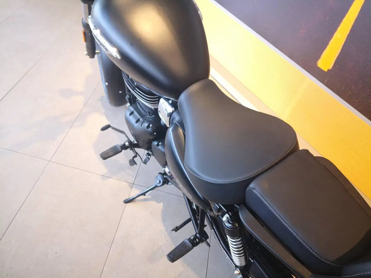 Royal Enfield Meteor 350 (2021 - 26) (14)