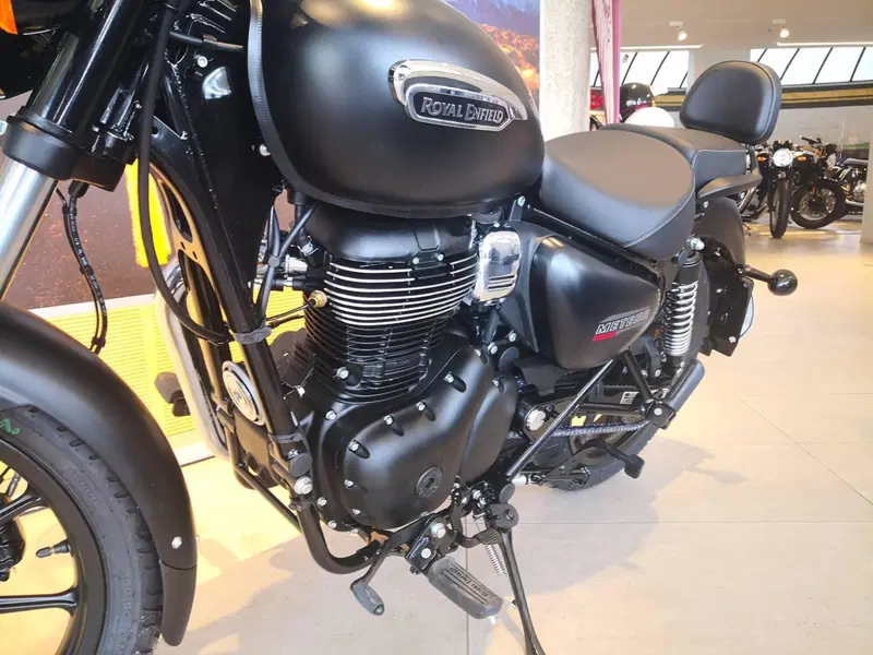 Royal Enfield Meteor 350 (2021 - 26) (12)