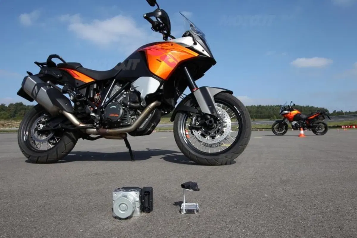 KTM 1190 Adventure con Bosch MSC, la nostra prova su strada (2)