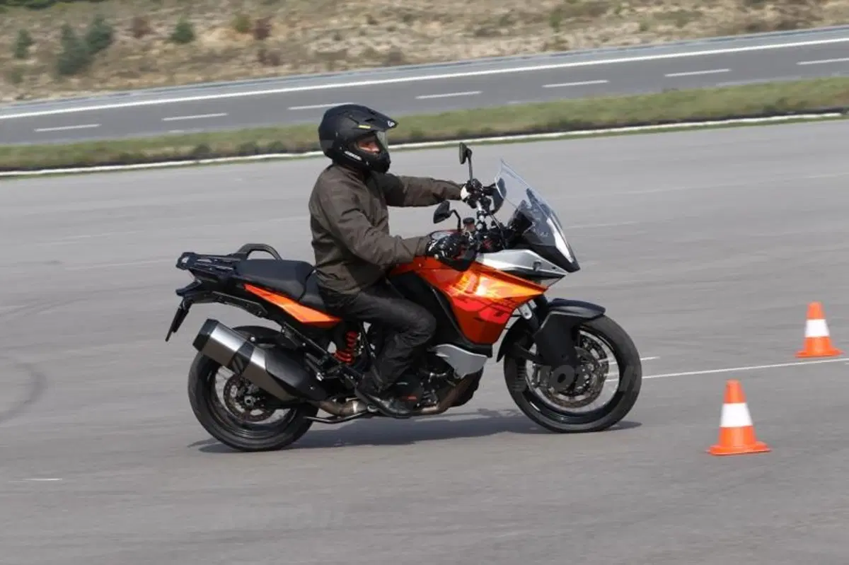 KTM 1190 Adventure con Bosch MSC, la nostra prova su strada (4)