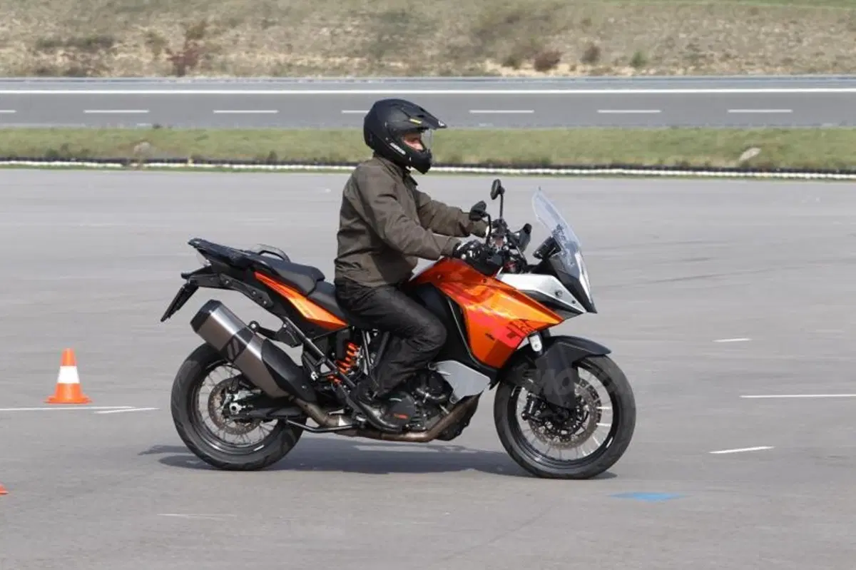 KTM 1190 Adventure con Bosch MSC, la nostra prova su strada (6)